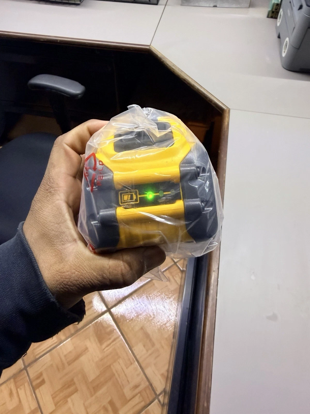 DEWALT FLEXVOLT 6Ah 20V/60V Lithium-Ion Battery DCB606 Yellow - photo 5