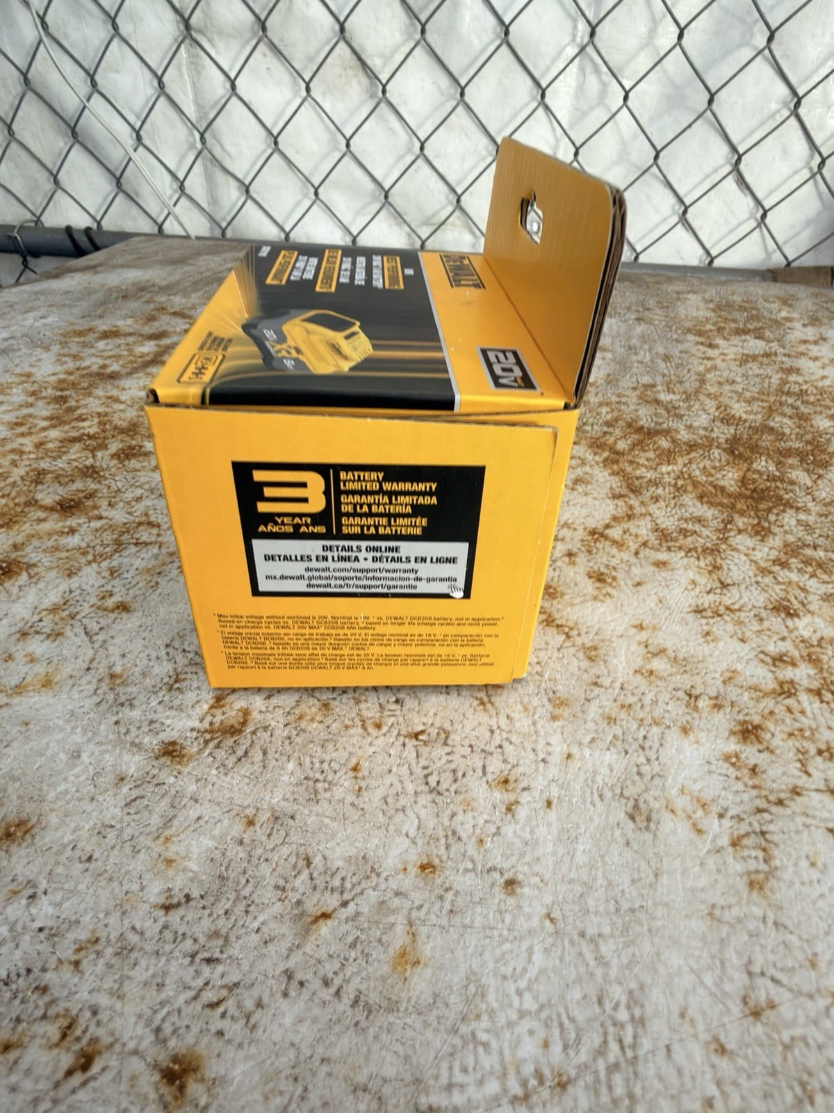 DEWALT XR Powerpack 20V 8Ah Lithium-Ion Battery DCB2108 Yellow - photo 4