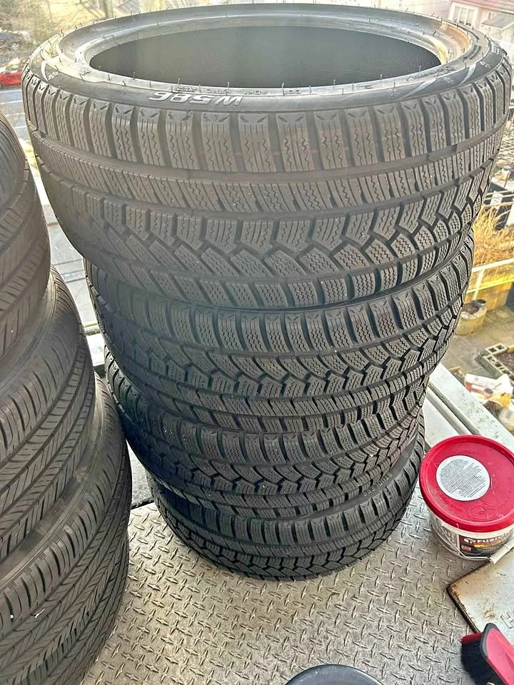 225/40R18 Ovation Tires | 95% Tread