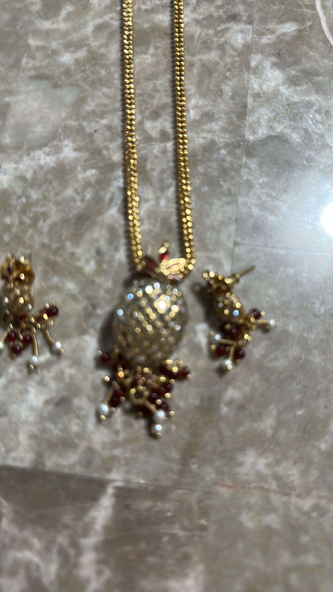 Elegant necklace and earrings set - photo 2