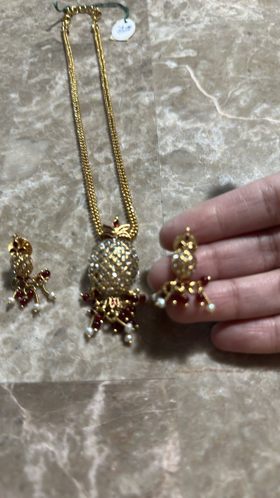 Elegant necklace and earrings set - photo 3