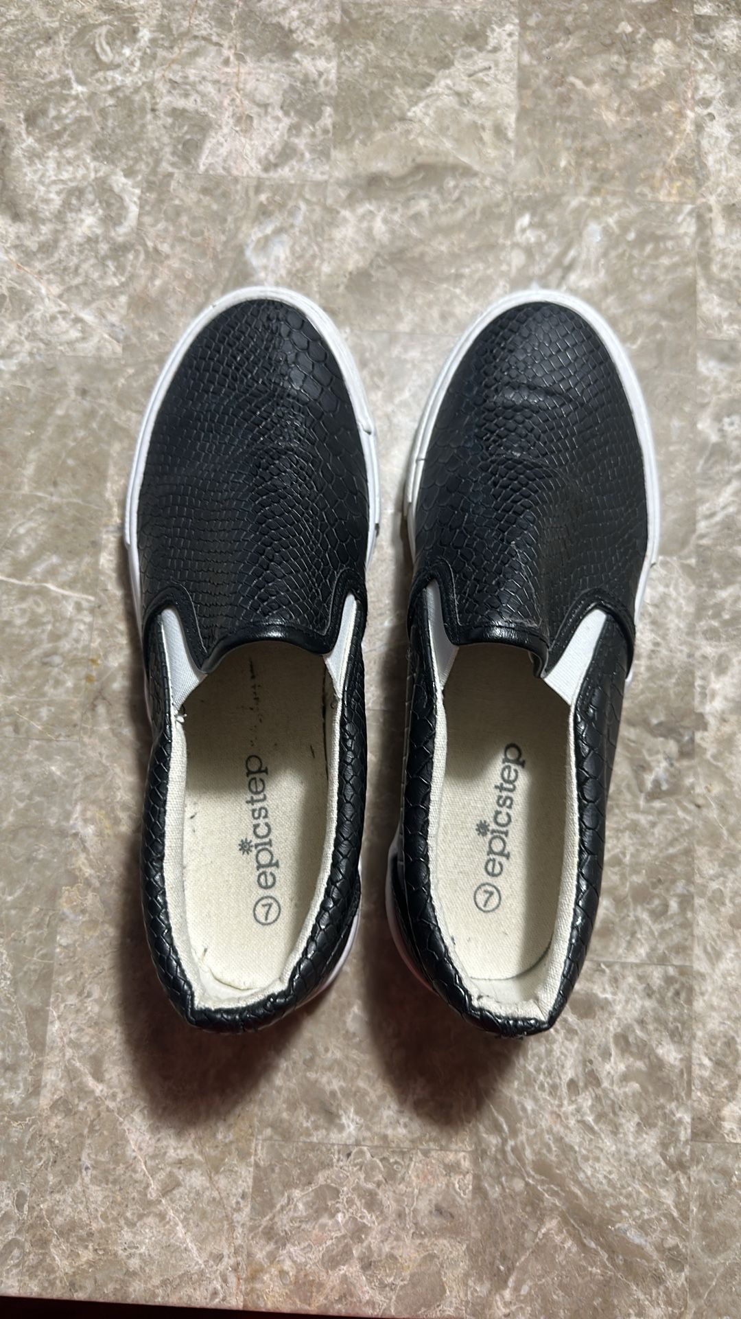 Women’s shoes