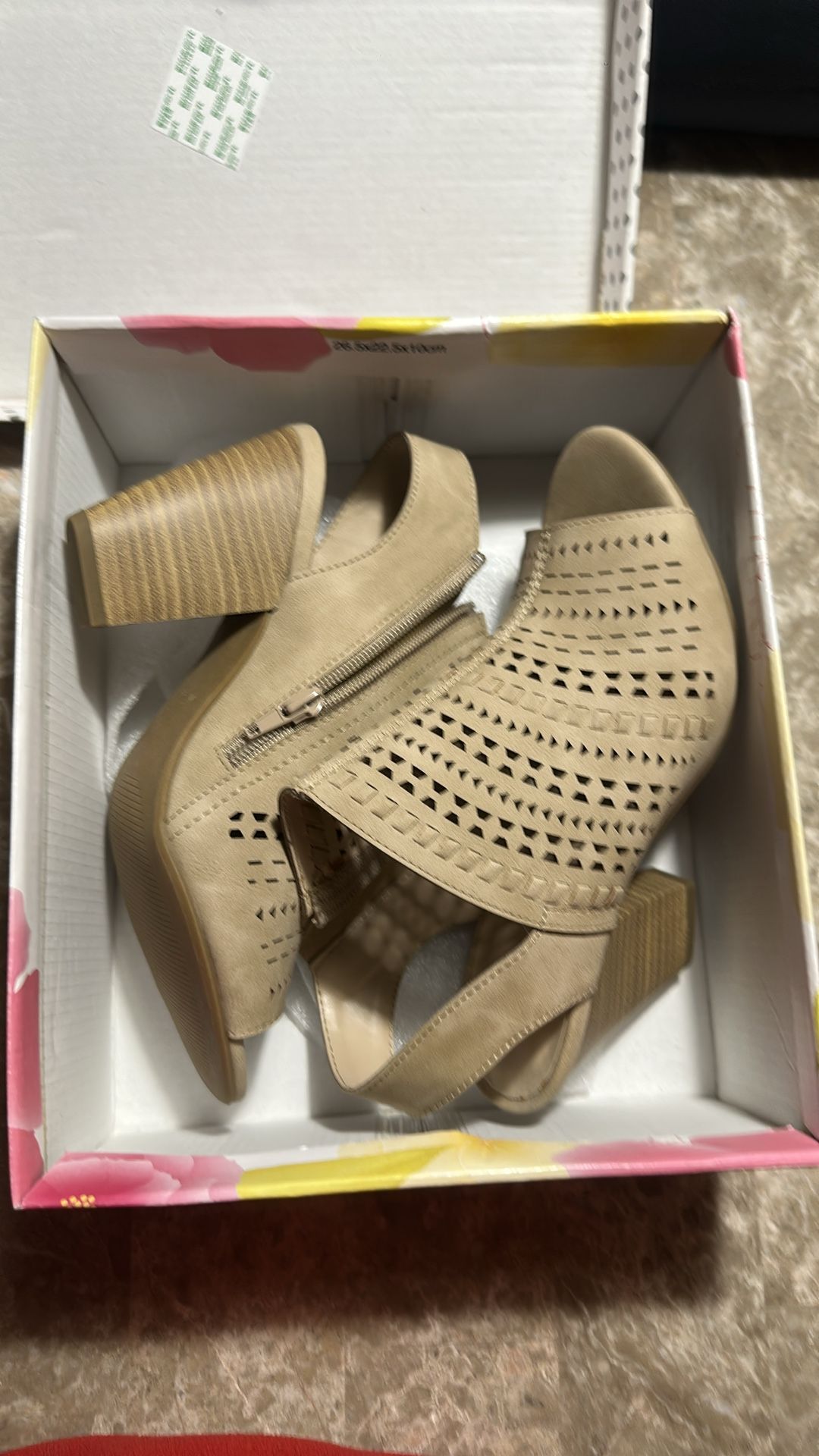 Women’s shoes