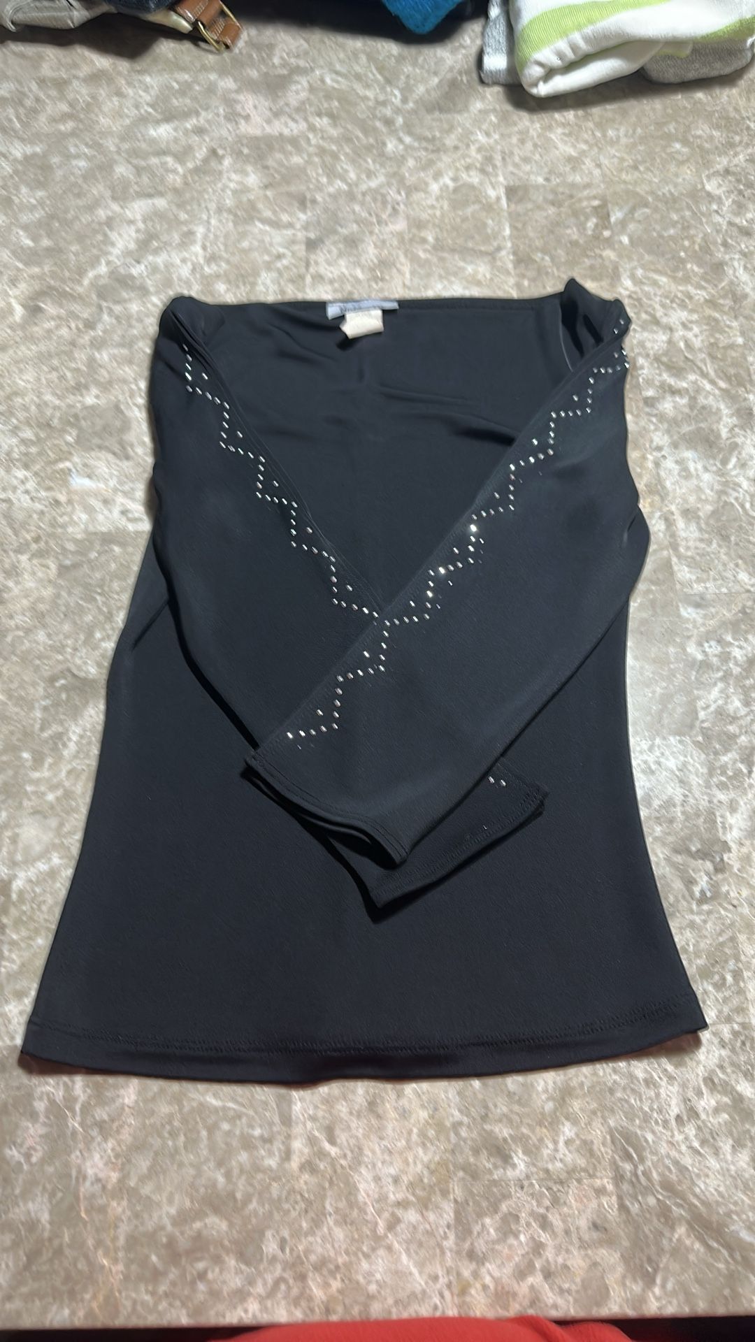 Black Top with Sequins and Slit Sleeves - Small - photo 3