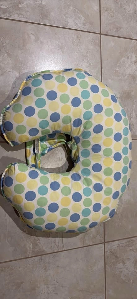 Nursing Pillow - photo 2