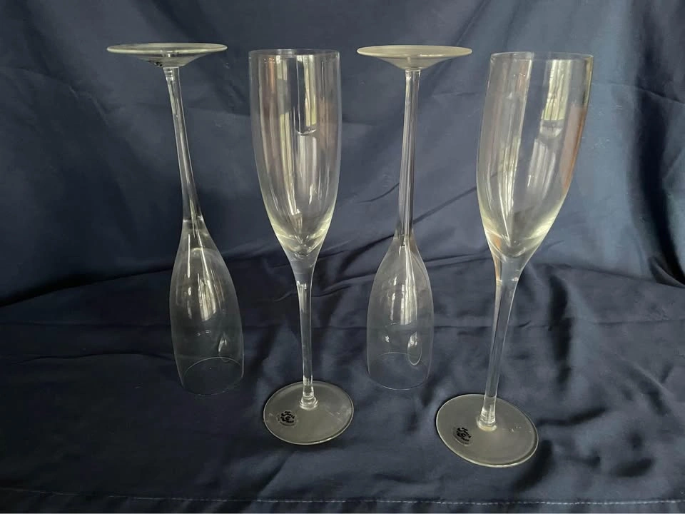 Champagne glasses x 4