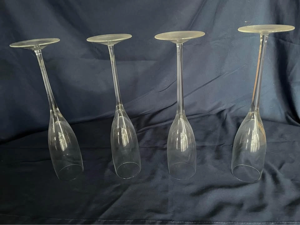 Champagne glasses x 4 - photo 2