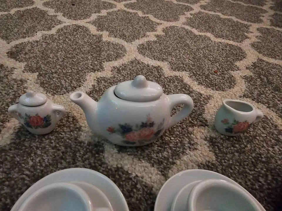 Vintage 1999 Porcelain Miniature Tea Set - Hard to Find! - photo 2