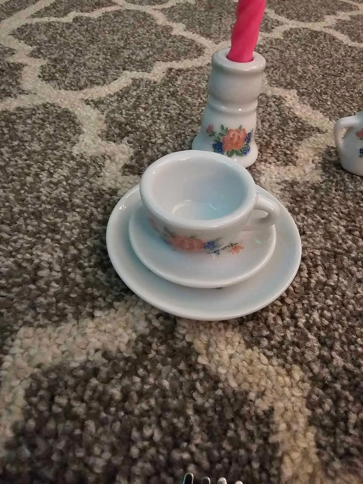 Vintage 1999 Porcelain Miniature Tea Set - Hard to Find! - photo 4