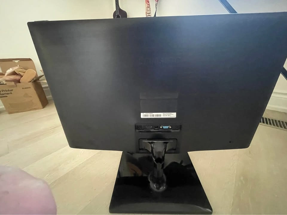 Samsung S24C570L Monitor - photo 3