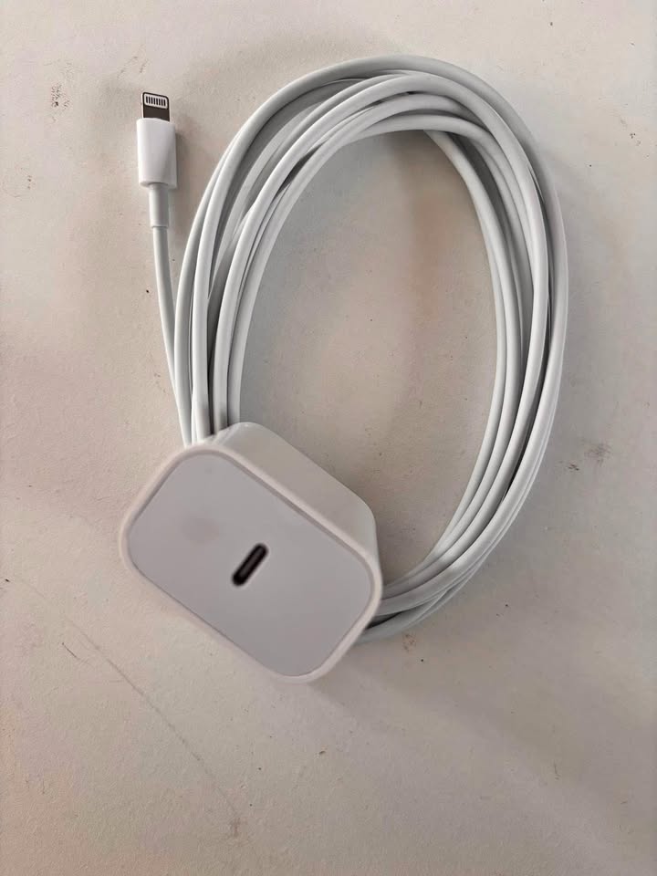 iPhone Fast Charger with MFi 2m Cable & Wall Plug - NEW