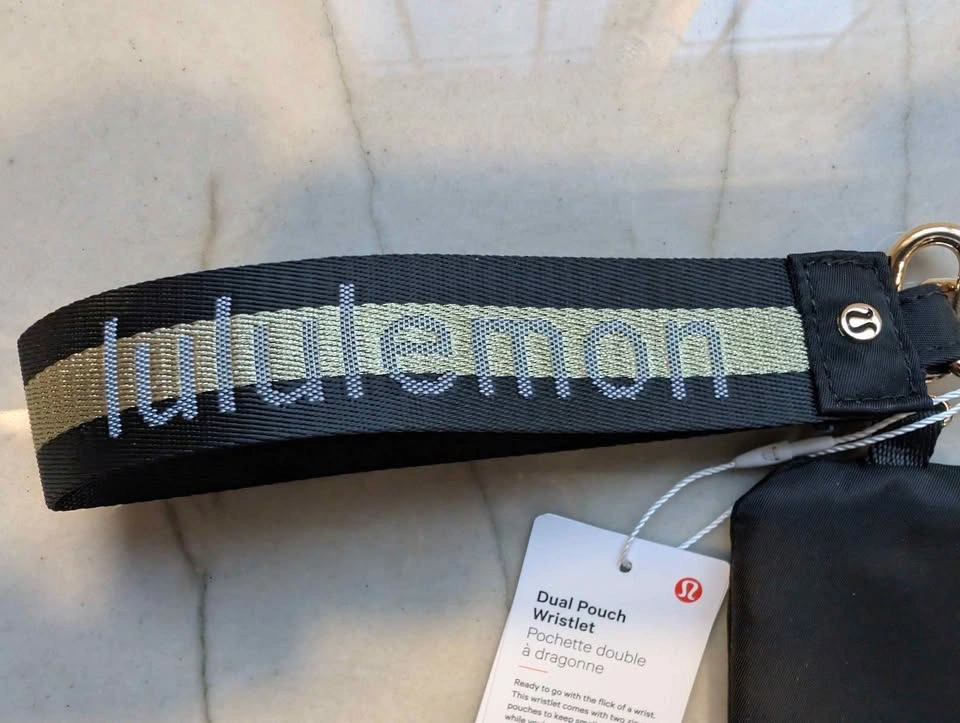 Lululemon Dual Pouch Wristlet - photo 5