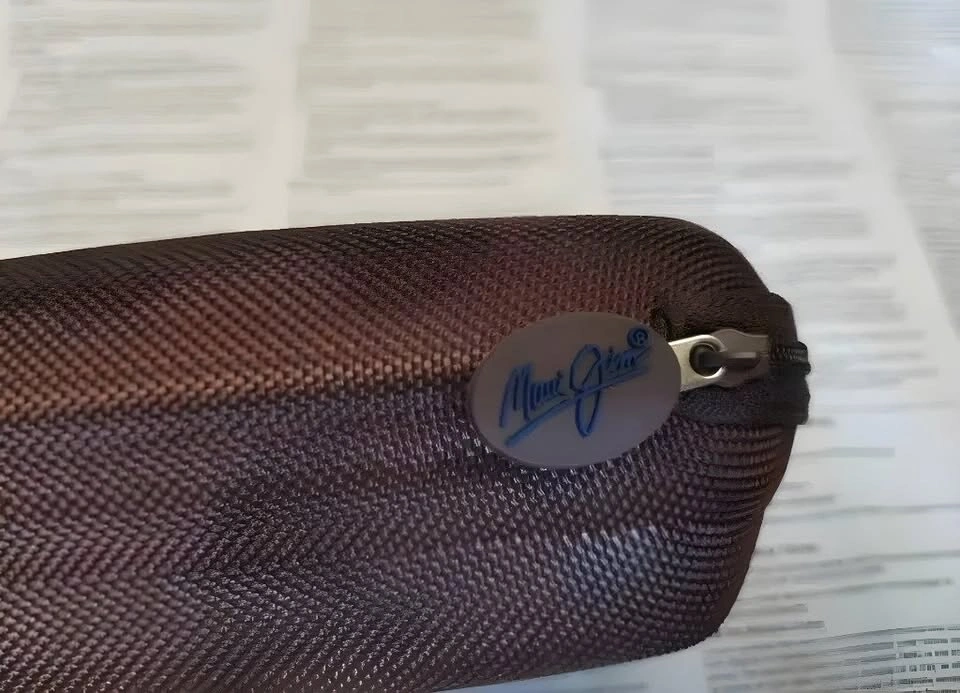Maui Jim Sunglasses Zipper Case with Cleaning Cloth & Box - photo 3