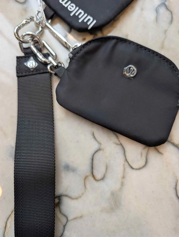 Lululemon Dual Pouch Wristlet - photo 4