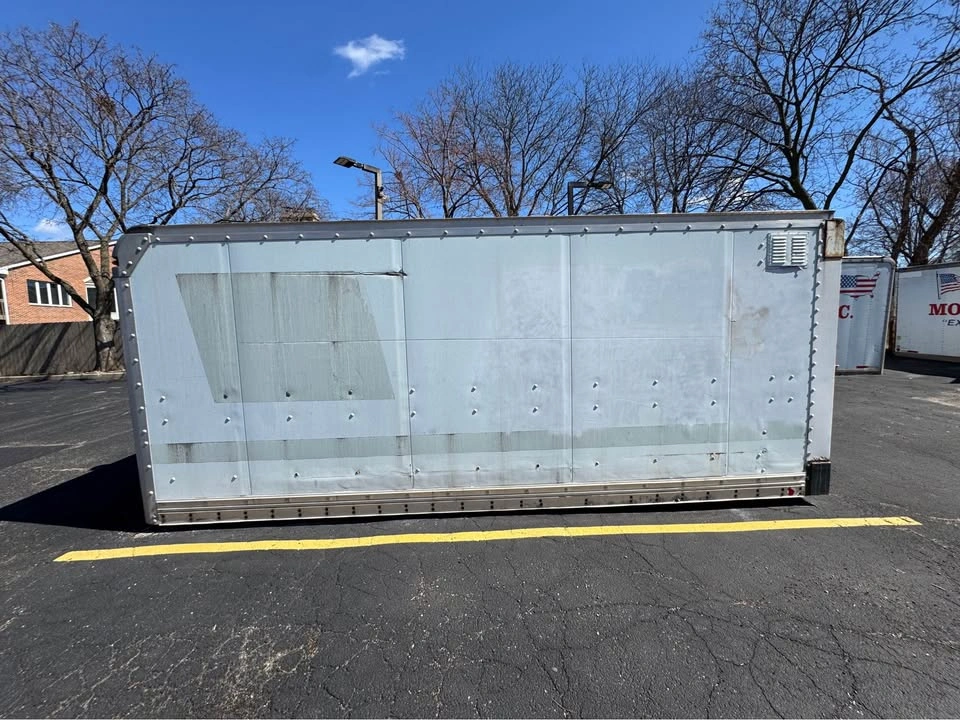 Metal Storage container priced to sell, you hire movers! - photo 2