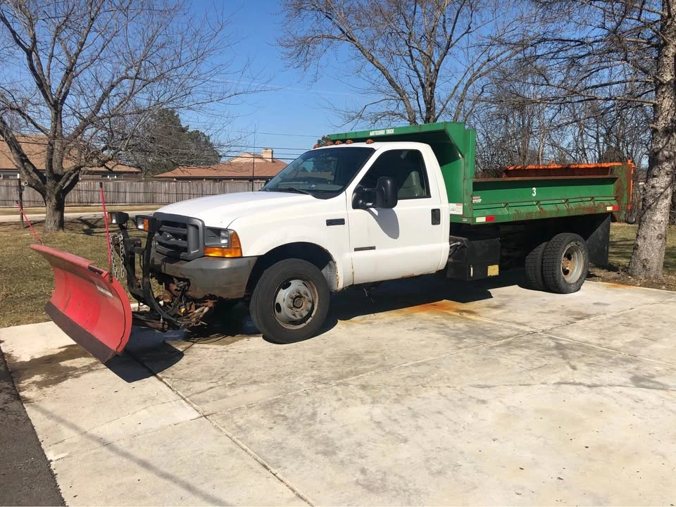 2000 Ford F-550 XL Cab & Chassis 2D - photo 4