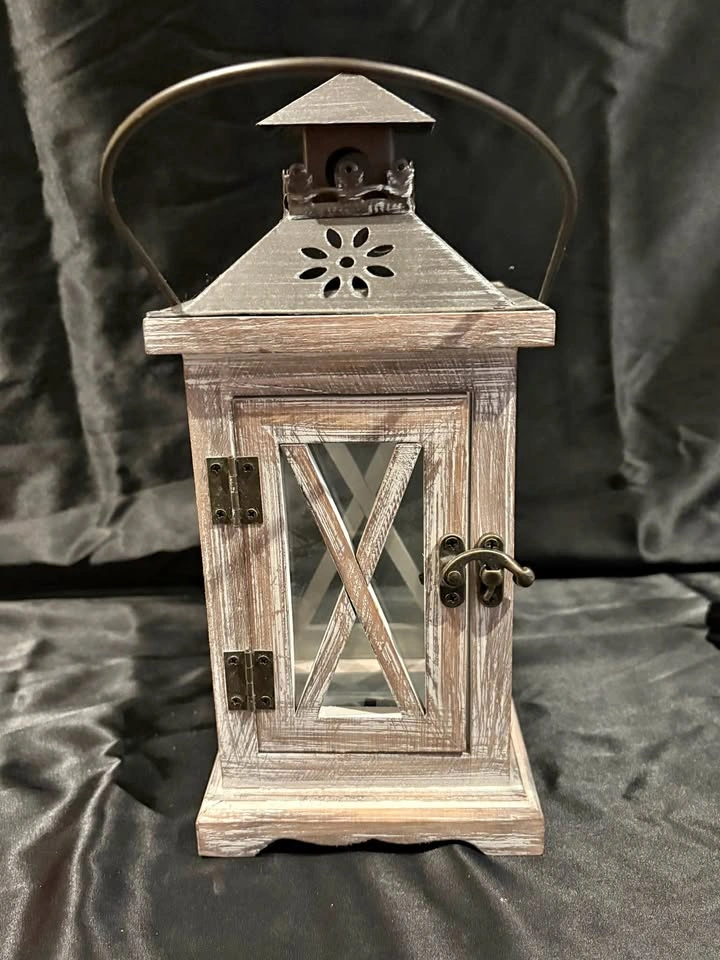 Candle lantern