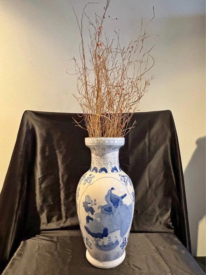 Chinese porcelain vase
