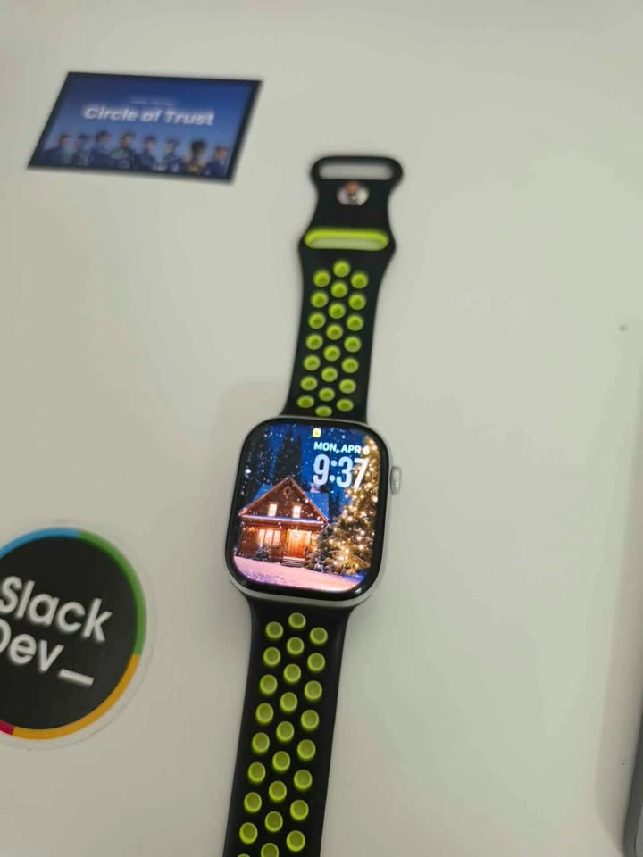 Apple Watch Series 10 - Good Condition + Extra Bands - photo 2