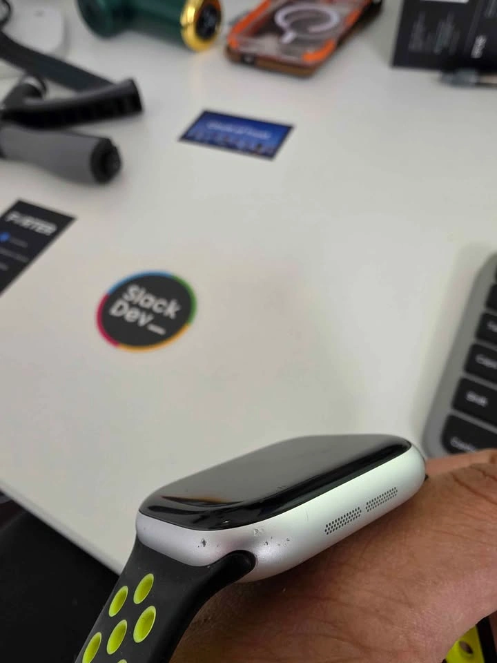 Apple Watch Series 10 - Good Condition + Extra Bands - photo 4