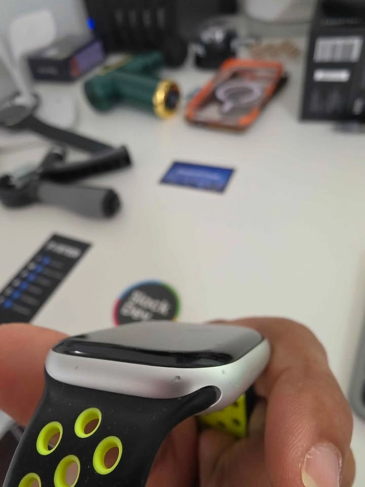 Apple Watch Series 10 - Good Condition + Extra Bands - photo 5