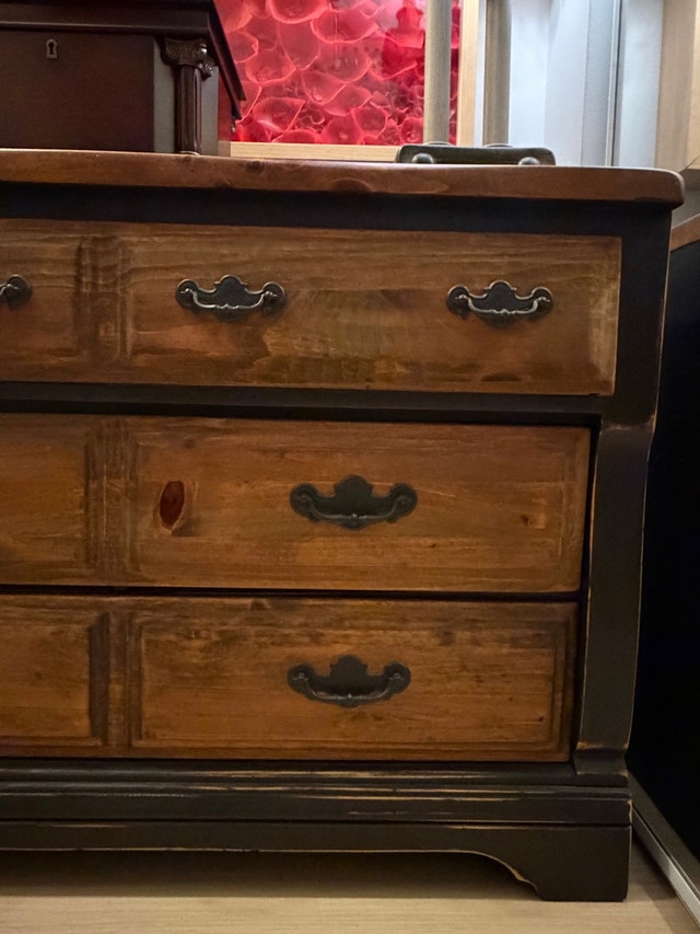 Vintage-style wooden drawer chest – artist refurbished. - photo 3