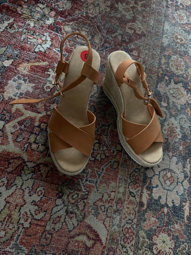 Aldo Wedge Sandals – Size 9 (Never Worn) - photo 3
