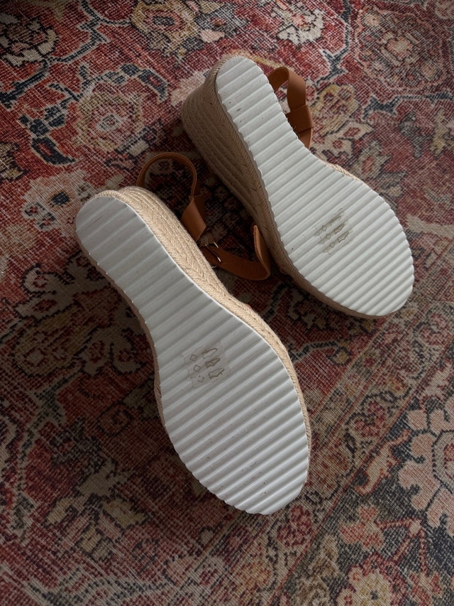 Aldo Wedge Sandals – Size 9 (Never Worn) - photo 4