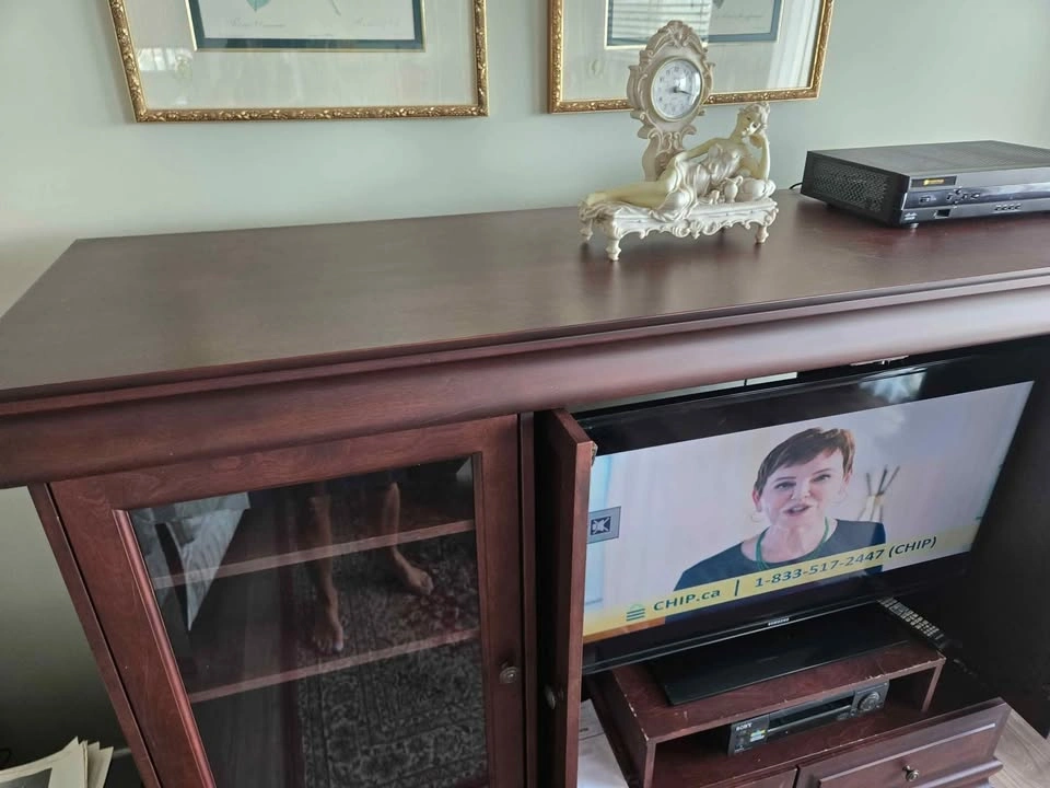 Mahogany TV Console - photo 2