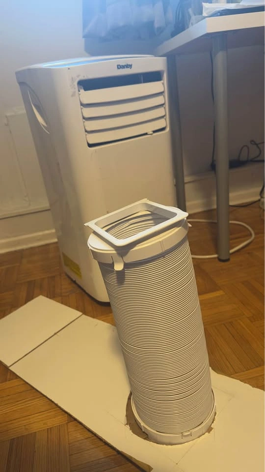 Danby 12000 BTU AC - photo 2