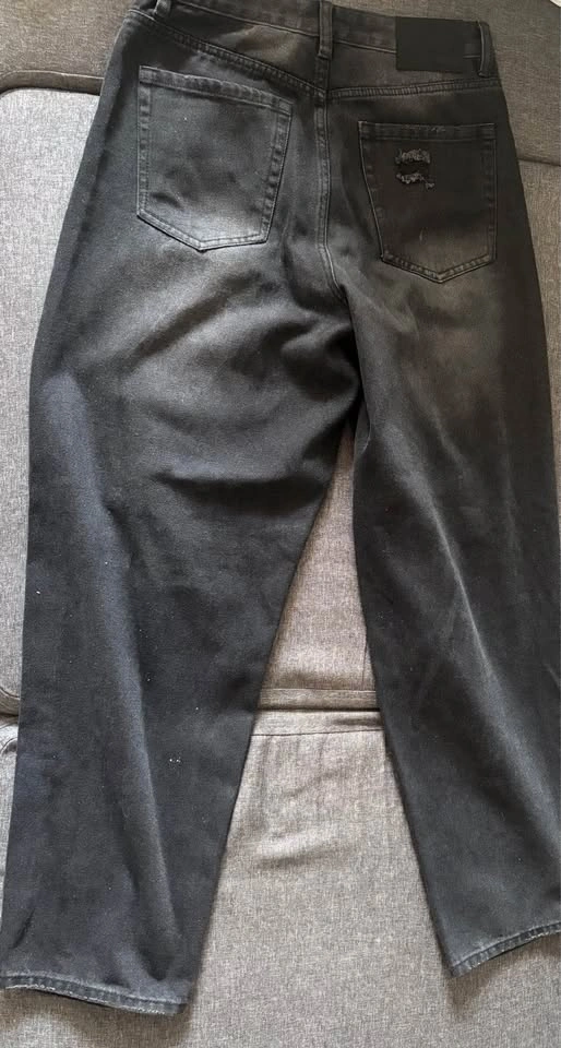 Forever 21 Men Black Ripped Jeans w/ Chain - Size 28 - photo 3