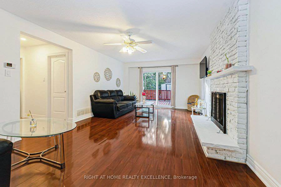 4 Beds 2 Baths - House available in Brampton - photo 5