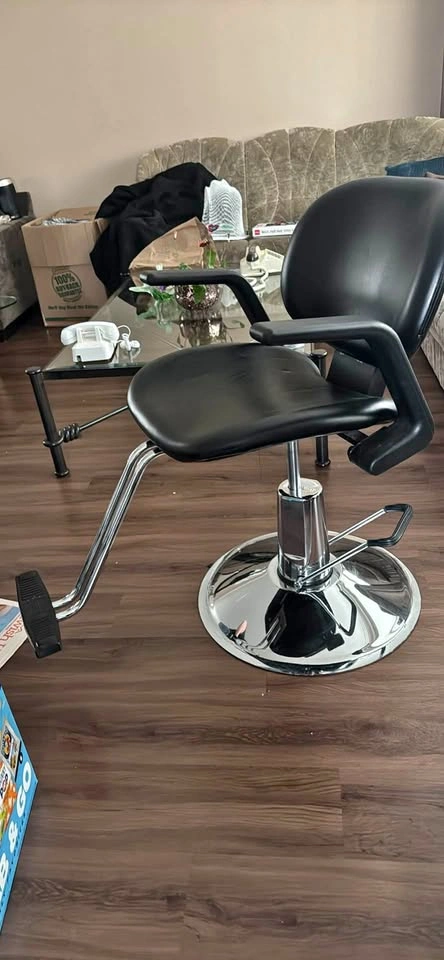 Salon chair