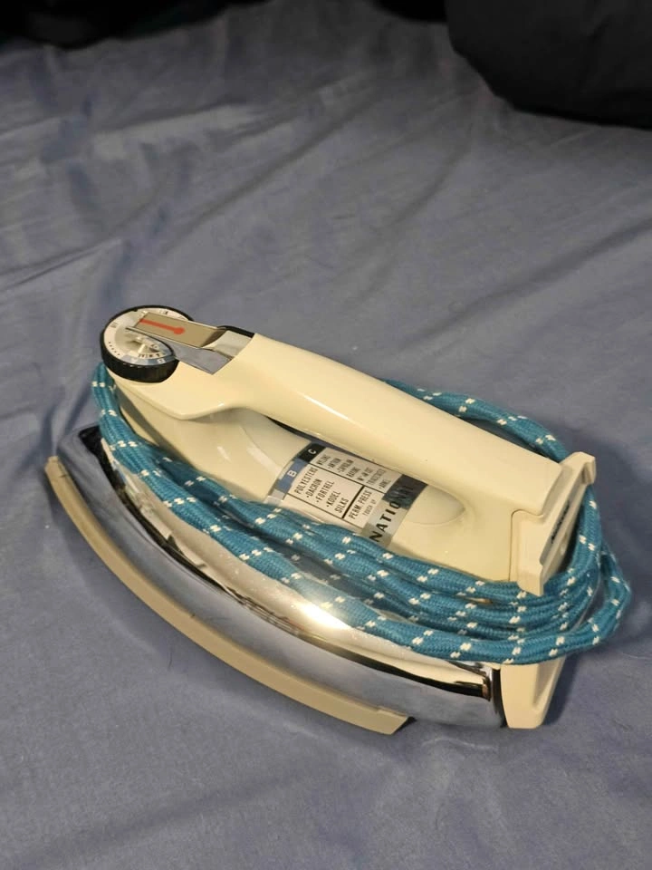 Vintage National Electric Iron - photo 4