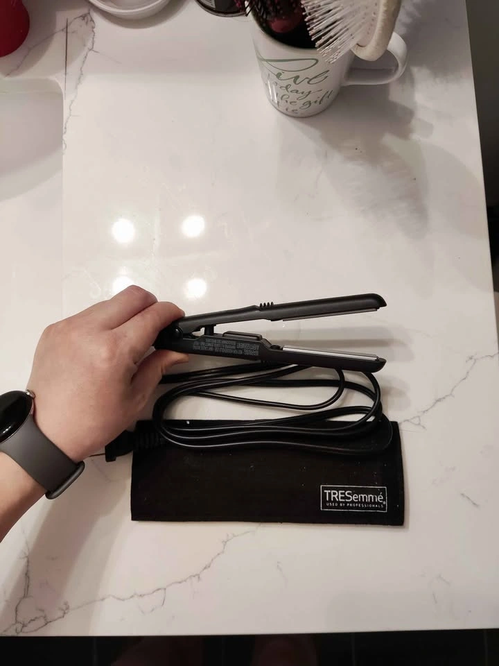 Mini travel hair straightener - photo 2