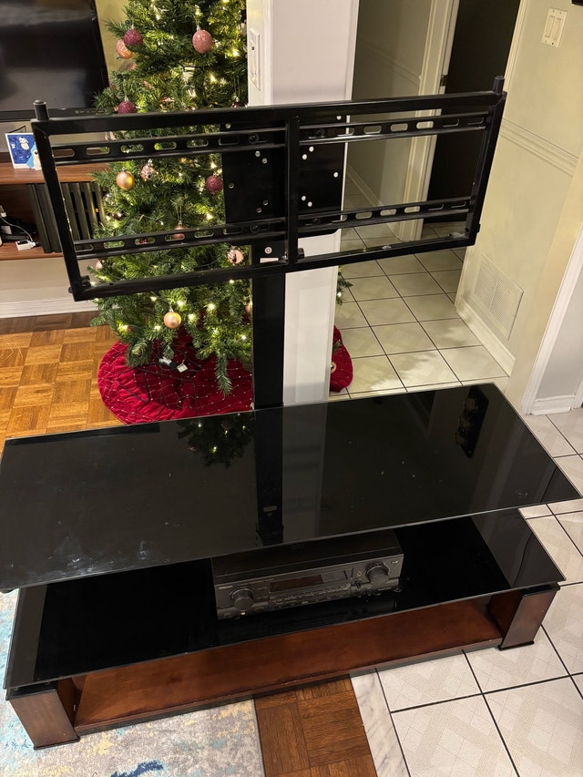 BLACK GLASS TV STAND WITH MOUNT