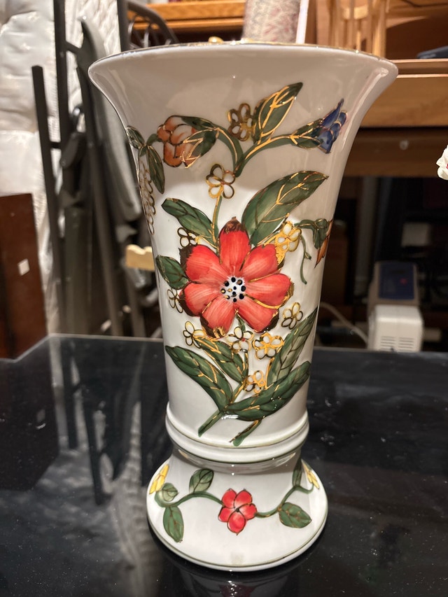 Decorative Flower Vase - Floral Design