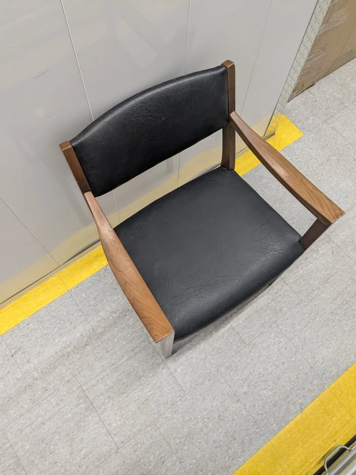 H. Krug Leather Vintage Arm Chair – Timeless Mid-Century Design - photo 2