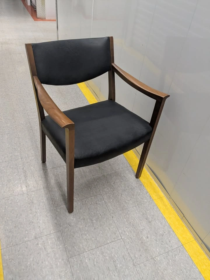 H. Krug Leather Vintage Arm Chair – Timeless Mid-Century Design - photo 3