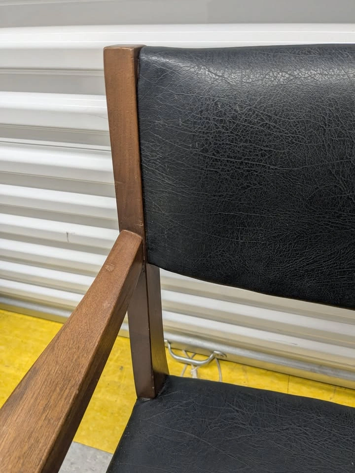 H. Krug Leather Vintage Arm Chair – Timeless Mid-Century Design - photo 4