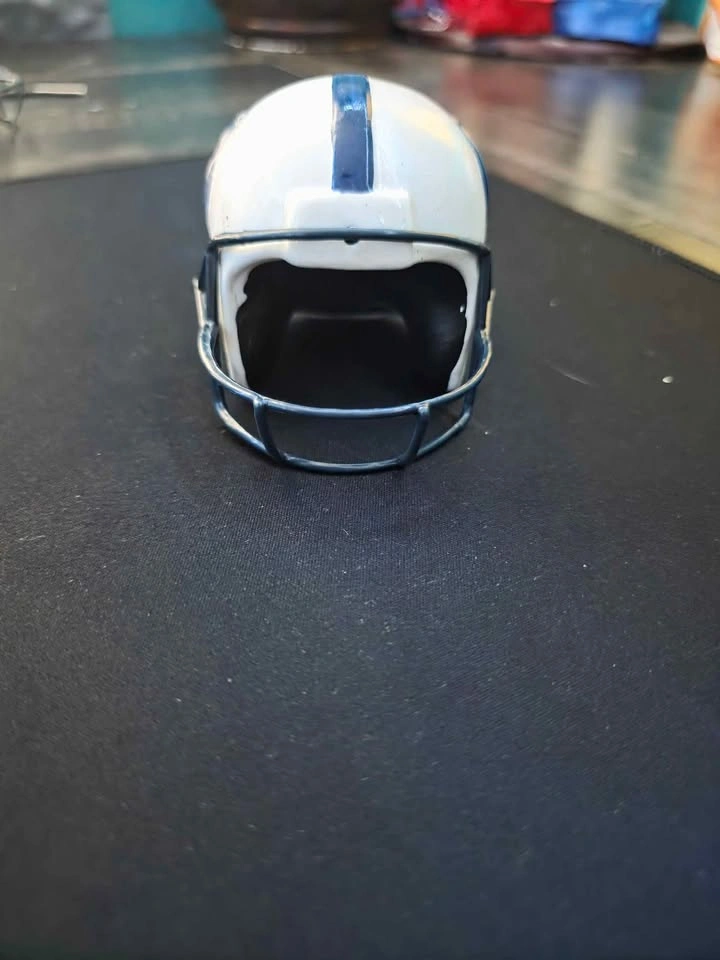 1997 Hand Painted Ceramic Football Collectibles - photo 2
