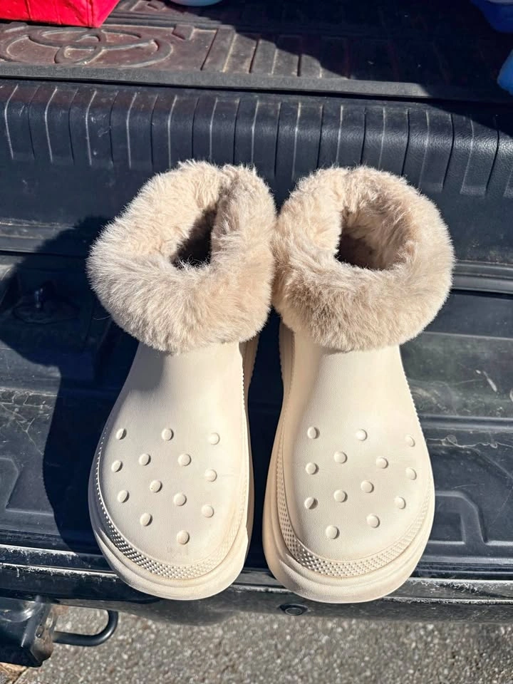 Crocs Classic Neo Puff Luxe Boot