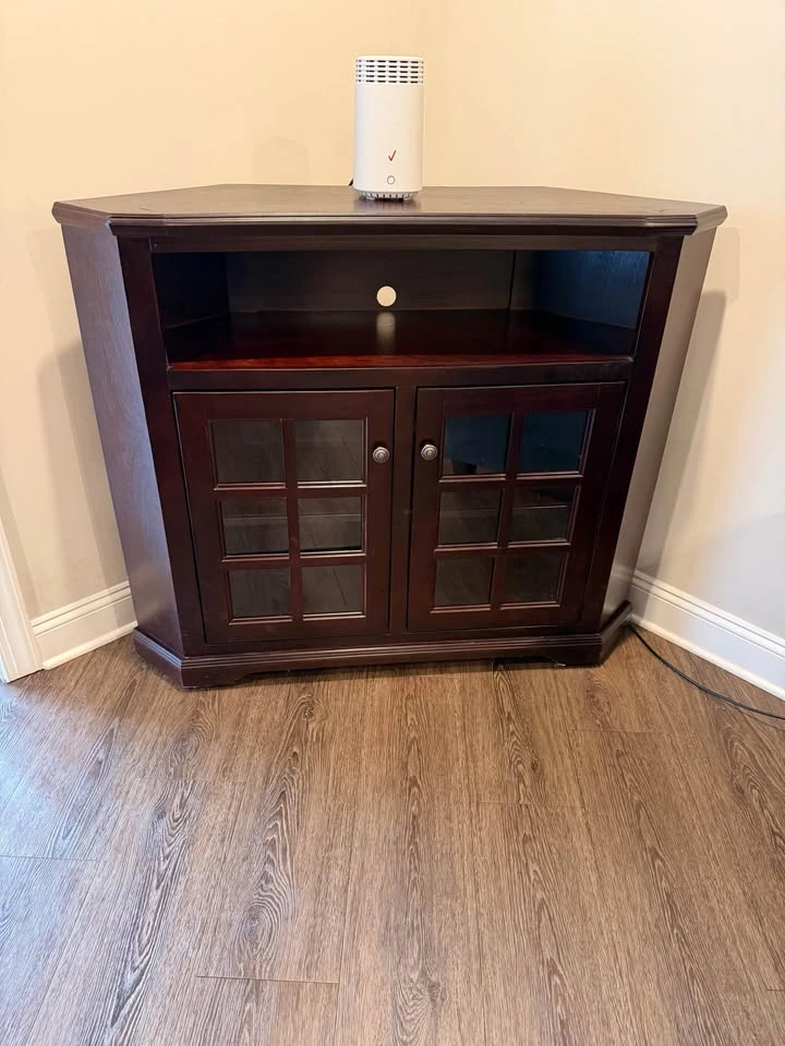 Wooden Corner TV Console - photo 2