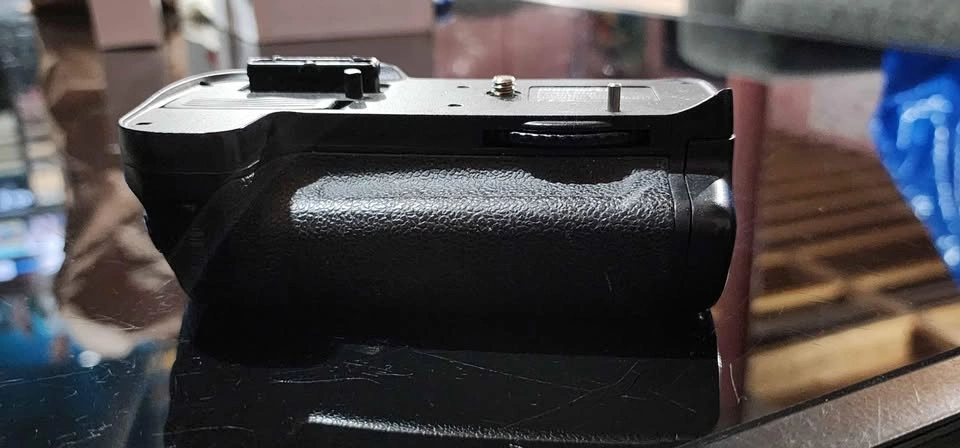 Nikon Hand Grip for D7000 - photo 2