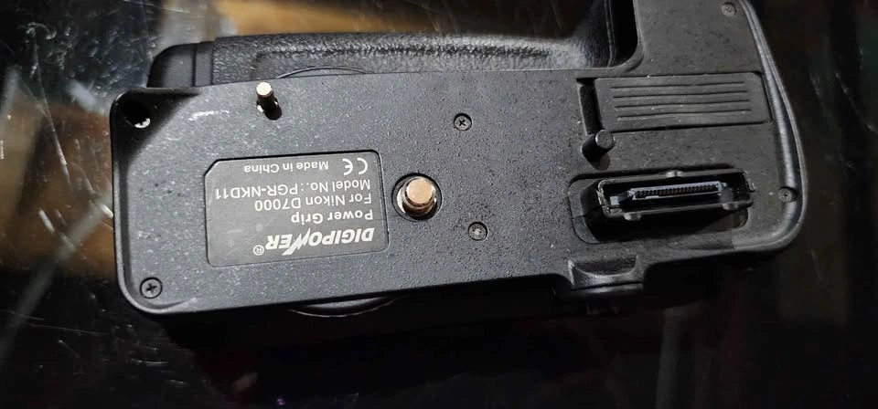 Nikon Hand Grip for D7000 - photo 3