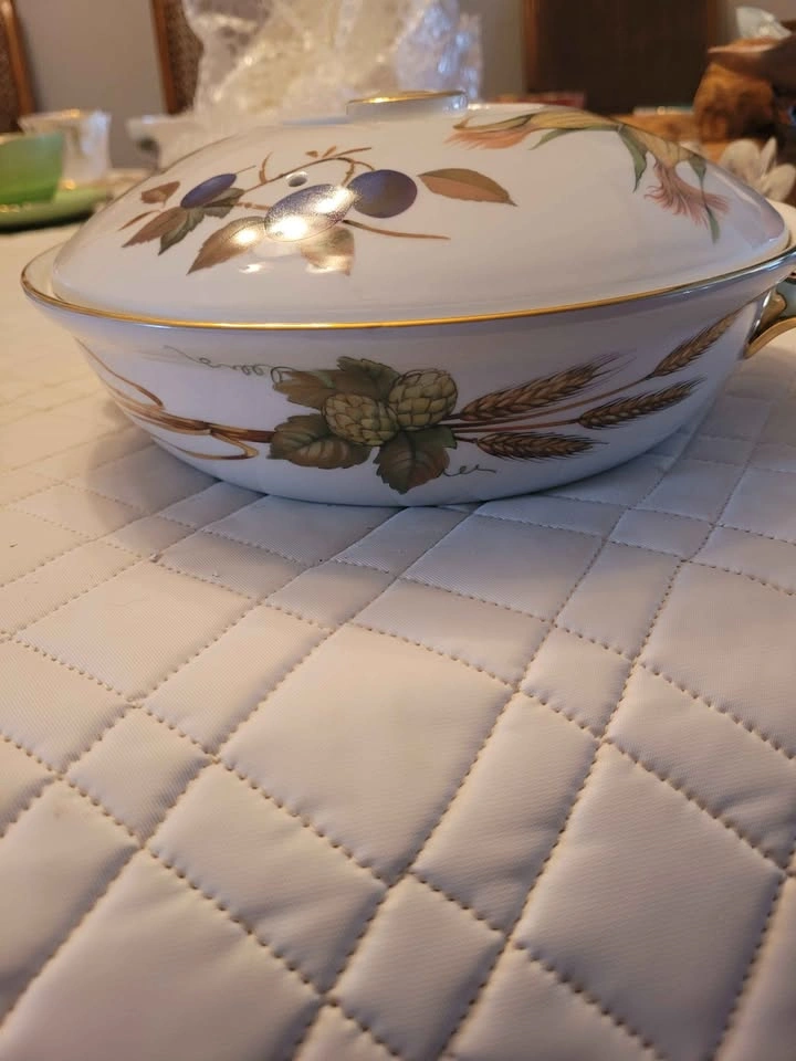 Royal Worcester Evesham Casserole Dish - photo 2