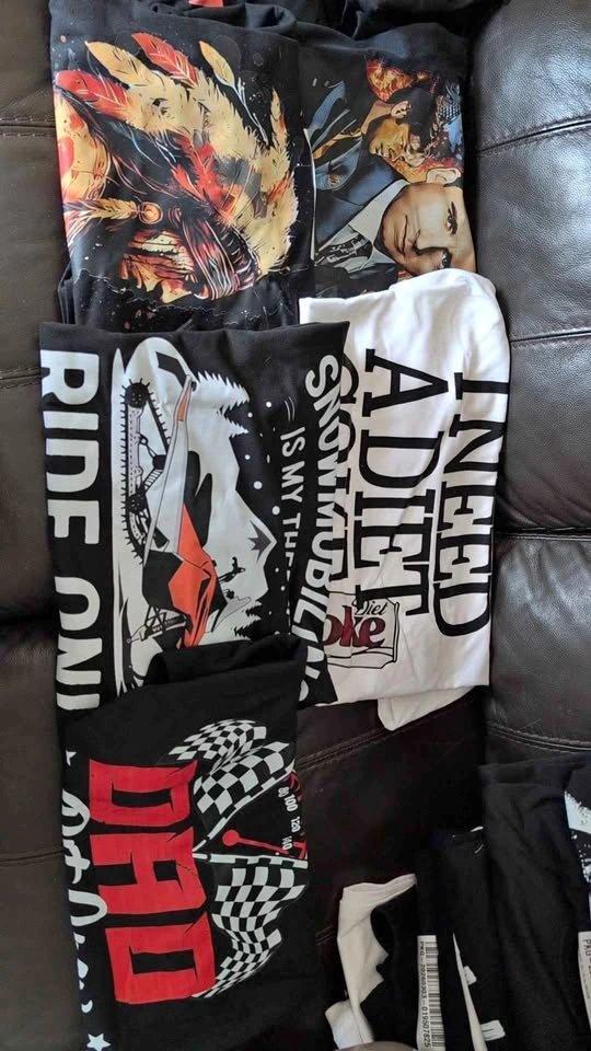 New mens XL t-shirt
