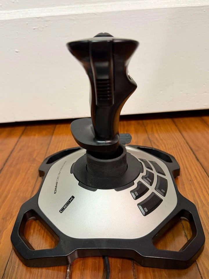 Logitech Extreme 3D Pro USB Joystick w/ Buttons & Twist Rudder - photo 4