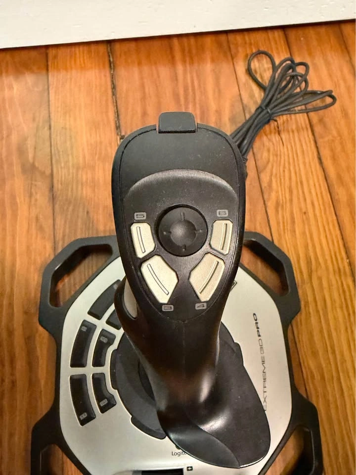 Logitech Extreme 3D Pro USB Joystick w/ Buttons & Twist Rudder - photo 5