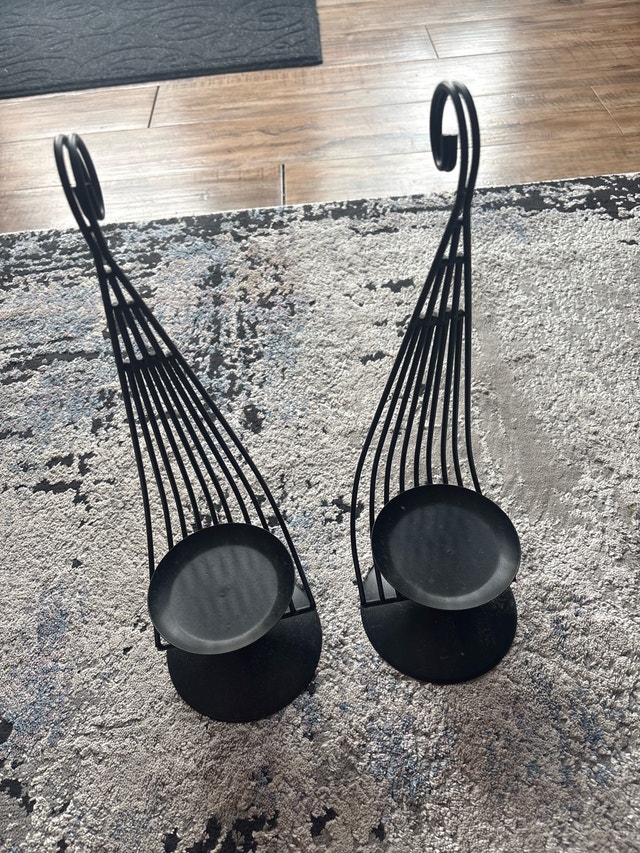 Black Metal Candle Holders - Modern Elegance